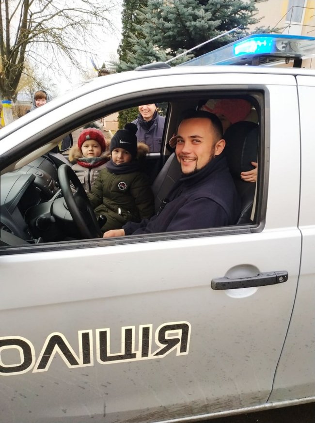 Радісні вигуки в рацію та захват в очах: як малечу Гіркої Полонки вчили безпеці руху