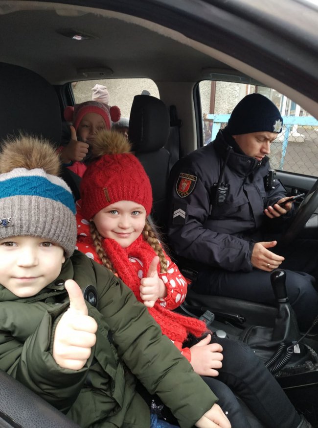 Радісні вигуки в рацію та захват в очах: як малечу Гіркої Полонки вчили безпеці руху