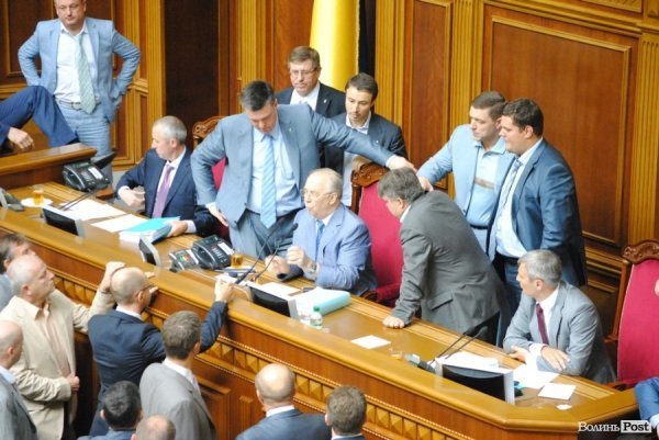 «Піт чола» волинських нардепів, або Рада перед канікулами. ФОТО