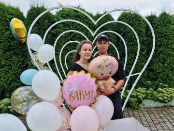 Поліцейський з Волині дізнався стать майбутньої дитини на блокпості. ФОТО