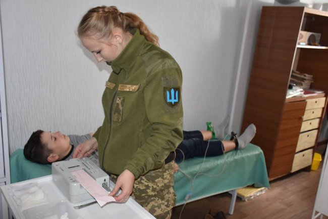 Військові з волинської бригади допомагають лікувати мешканців Донбасу. ФОТО