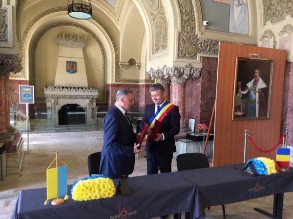 Відтепер Луцьк має ще одного партнера - румунське місто Алба Юлія. ФОТО 