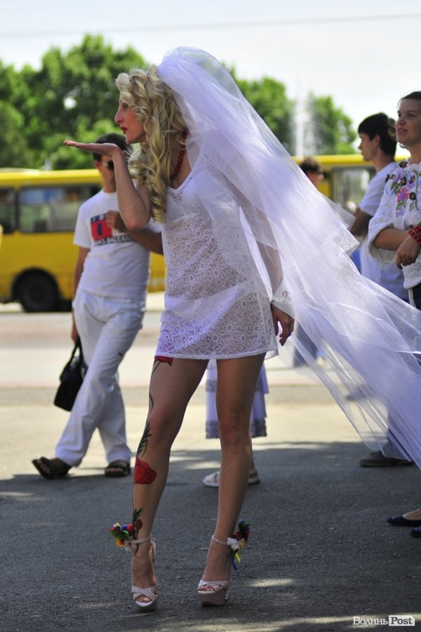Парад наречених у Луцьку. ФОТО