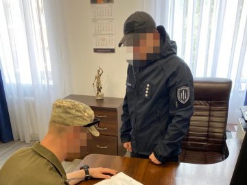 На Рівненщині суд дав умовний термін посадовцям військових частин, які незаконно виплачували премії