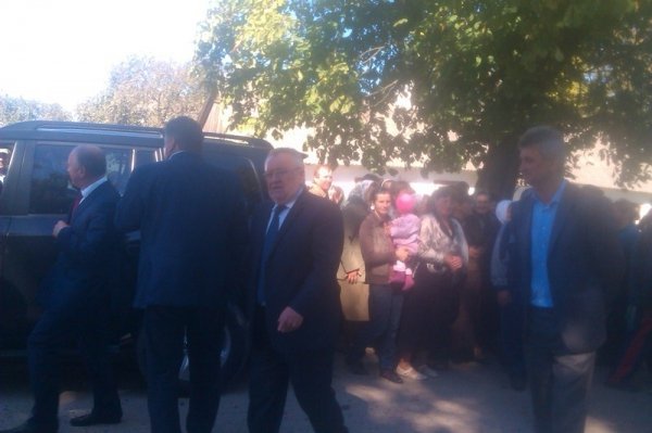 Як губернатор оглядав проблемну волинську школу. ФОТО. ВІДЕО