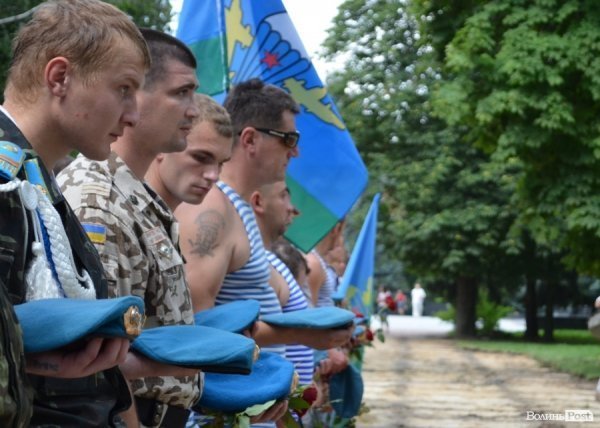 Луцьком пройшов «десант-парад». ФОТО