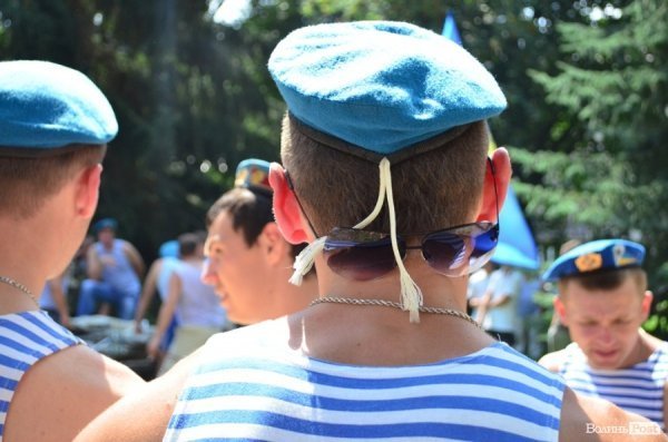 Луцьком пройшов «десант-парад». ФОТО