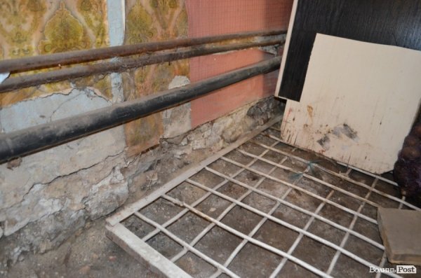 Підлога, яка провалилася