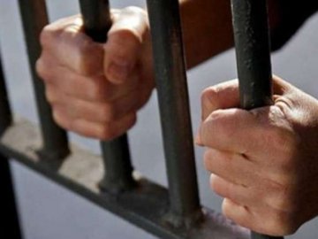 Вдарив мотошоломом по голові: 19-річний волинянин вбив свого однолітка