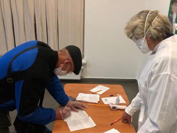 Відсьогодні кордон з Польщею можна перетнути пішки