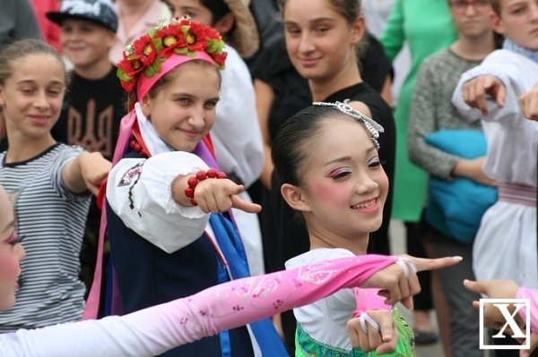 Іноземці вчили лучан танцювати. ФОТО