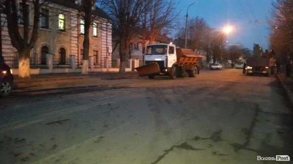 Аварія на Дубнівській: вулицю перекрила поліція. ФОТО