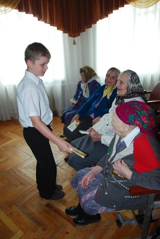 Як волинські священики на Великдень  займалися благодійністю. ФОТО
