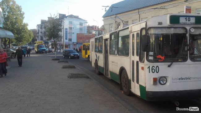 У центрі Луцька – транспортний колапс. ОНОВЛЕНО