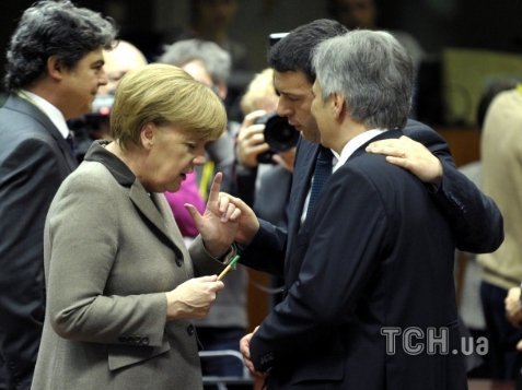 Як Яценюк підписував «політичну» угоду з ЄС. ФОТО