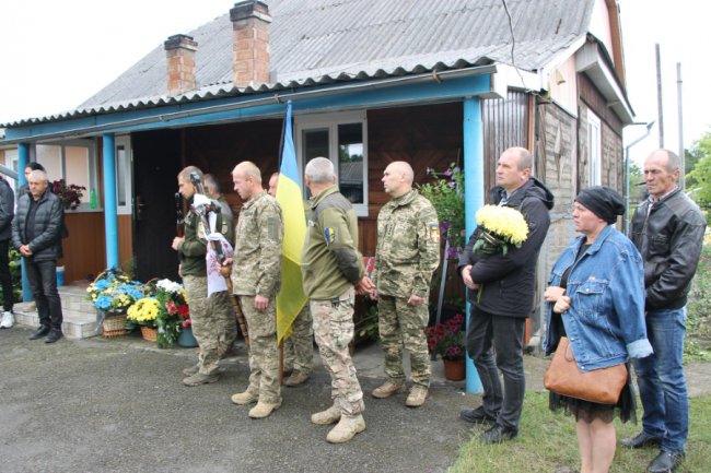 На Волині попрощалися із загиблим на війні Героєм Андрієм Іщиком. ФОТО