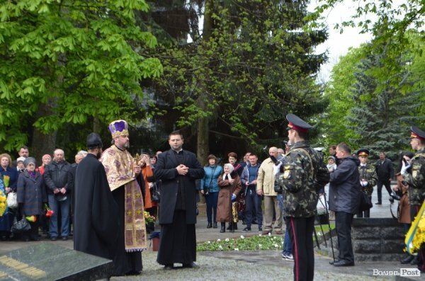 30-та річниця Чорнобильської катастрофи: лучани вшанували пам'ять загиблих. ФОТО