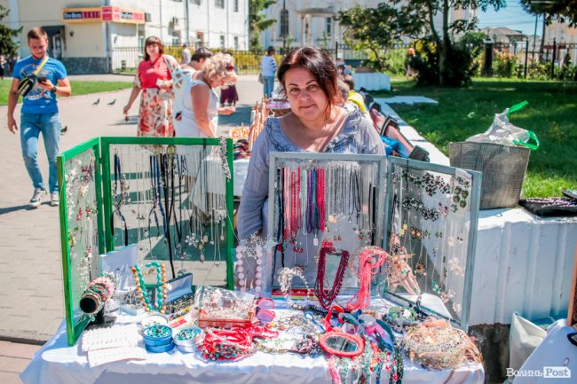Народні розваги і море людей: в центрі Луцька «гуляє» етнофестиваль. ФОТО 
