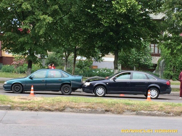 У Луцьку зіткнулися дві автівки. ФОТО