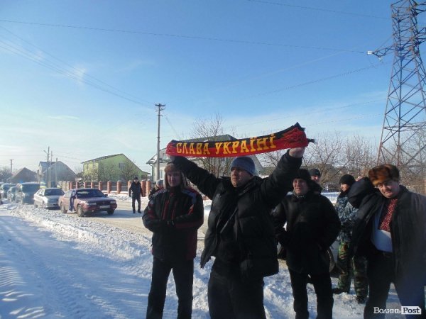 Як волинські автомайданівці пікетували маєтки регіоналів. ФОТО. ВІДЕО
