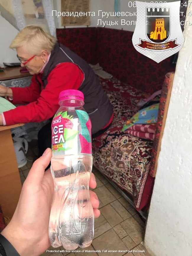 Слава «точки» сурогату: у Луцьку викрили продавчиню алкоголю, яка приторговувала у приміщенні сторожа 