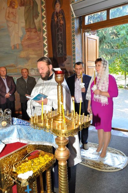 Відомий луцький активіст повінчався з коханою. ФОТО