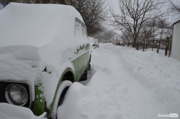 Як Луцьк замело снігом. ФОТО