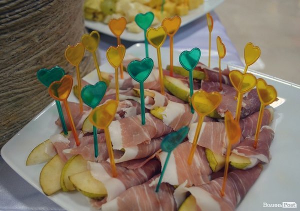 У центрі Луцька відкрили торговий центр «Буратіно». ФОТО