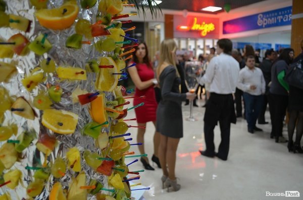 У центрі Луцька відкрили торговий центр «Буратіно». ФОТО