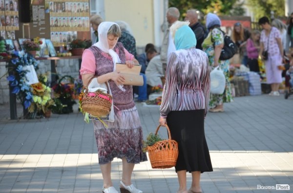 Як у Луцьку віряни відзначали Яблучного Спаса. ФОТО