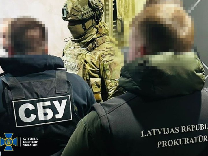 У Дніпрі ліквідували мережу колцентрів, які видурили мільйони у громадян ЄС