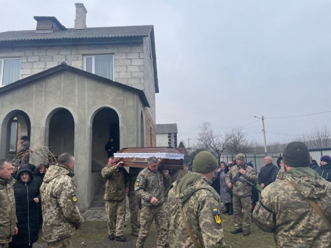 Сотні волинян провели в останню путь Героя Богдана Богуша