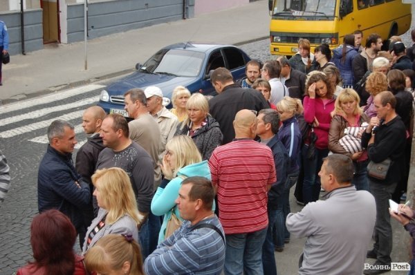 Луцьку міську раду пікетують підприємці. ФОТО