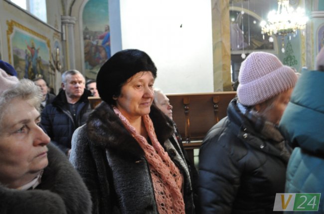 Під музику оркестру, з фотозоною та співами: як у Жидичині святкували Водохреще. ФОТО