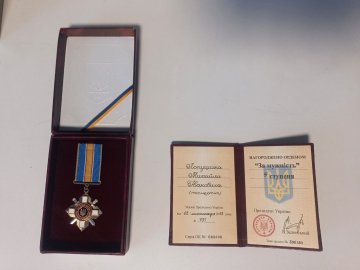 Батькам загиблого Героя з Волині Михайла Лопушика вручили його державну нагороду