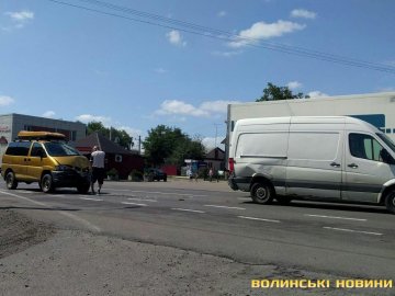 Аварія під Луцьком: зіткнулися позашляховик і бус