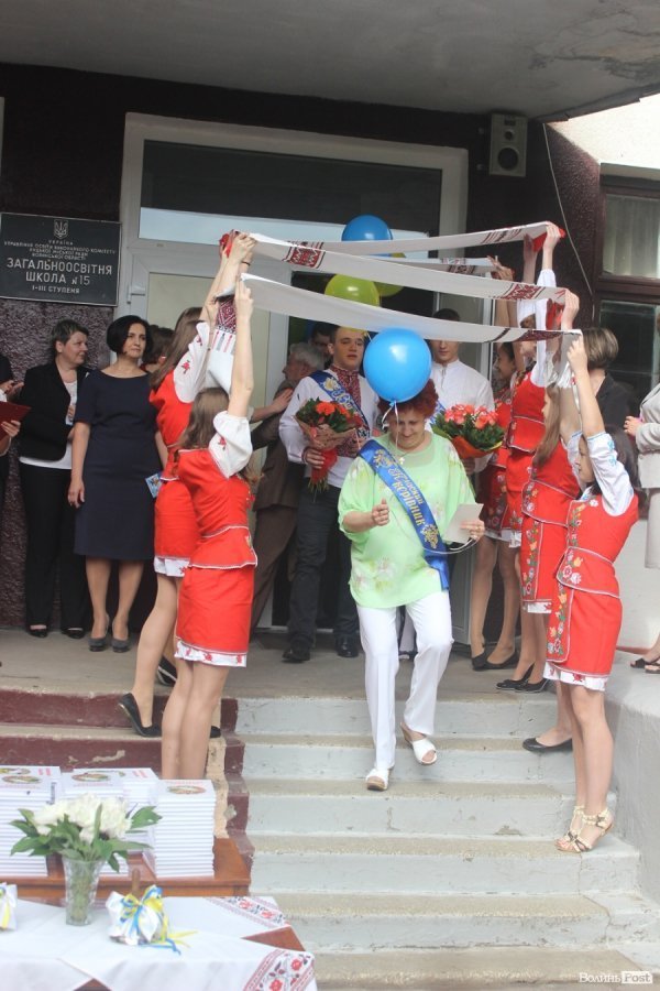 «Губернаторський» останній дзвінок у Луцьку. ФОТО 