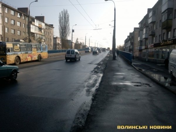 У Луцьку - аварія на мосту. ФОТО