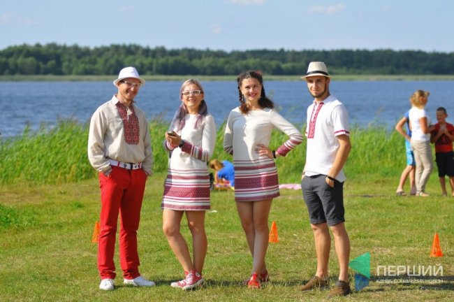 Зібров, вогнище, концерт: як у Згоранах Івана Купала святкували