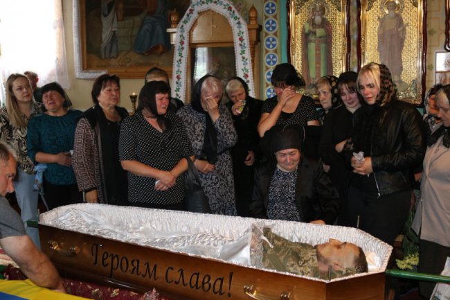 Коханий чоловік та найкращий тато: на Волині попрощалися із Героєм Володимиром Шоцьким