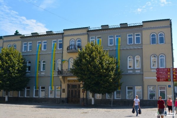 Медичний коледж - у жовто-блакитних стрічках