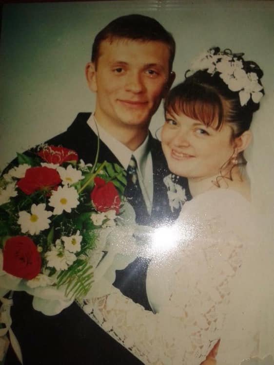  «Одружився з найчарівнішою»: священик з Волині зворушливо привітав дружину з річницею весілля