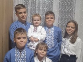 На Волині для шістьох дітей загиблого Героя, які усі наколядовані гроші віддали для ЗСУ, благодійники влаштували сюрприз