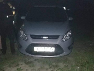 У Луцьку муніципали штрафують «автохамів», які паркуються на тротуарах і газонах