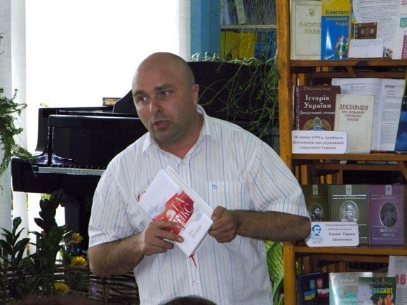 У місті на Волині побував відомий письменник 