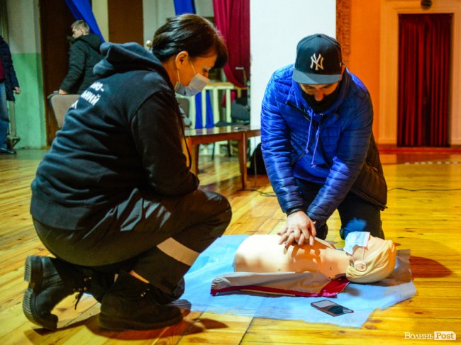 У Луцьку вчили надавати домедичну допомогу. ФОТО