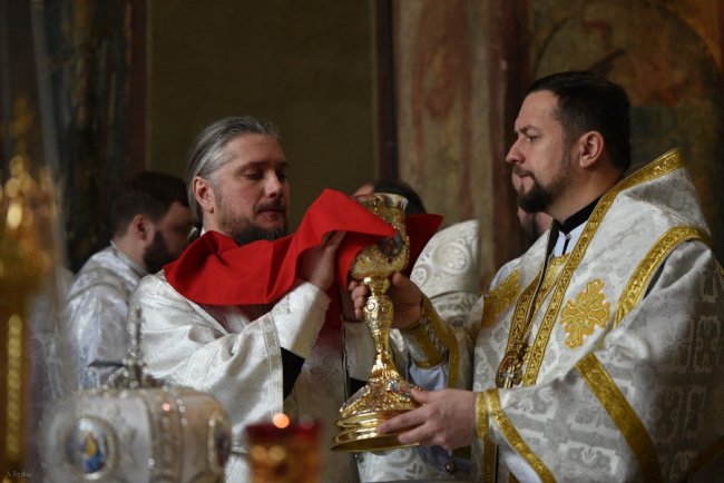 «Все це якесь диво»: священик з Волині опублікував фото з богослужіння у Софії Київській
