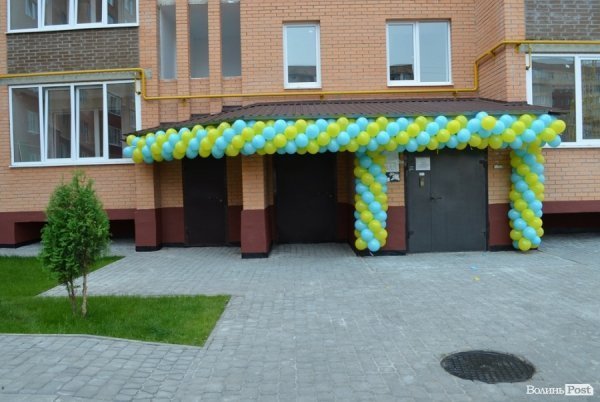 У Луцьку «здали» нову багатоповерхівку. ФОТО