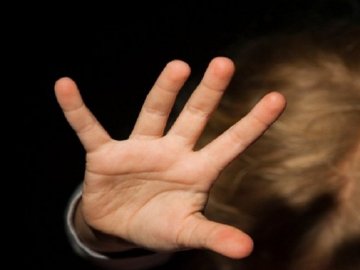 На Львівщині 78-річний вчитель на перерві побив п’ятикласника