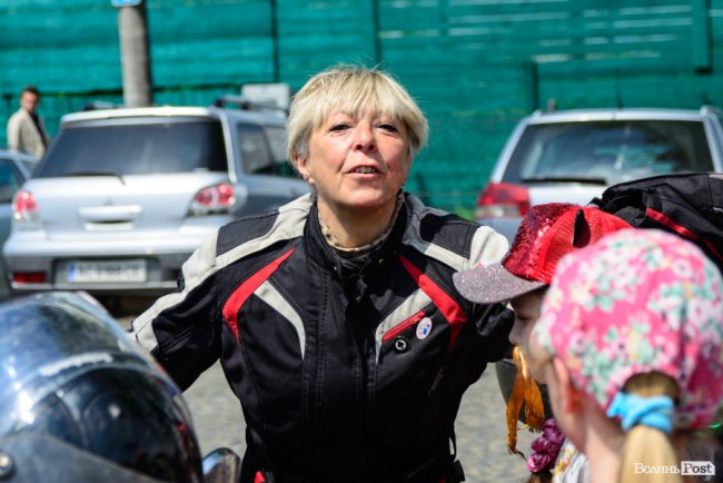 Леді на мотоциклах: у Луцьк приїхали байкерки з декількох країн. ФОТО